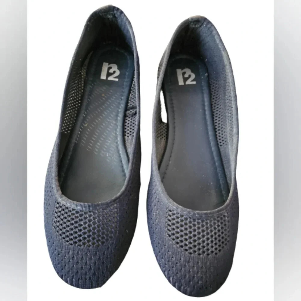 R2 Navy Blue Flats